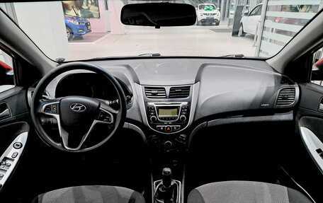 Hyundai Solaris II рестайлинг, 2012 год, 531 000 рублей, 14 фотография