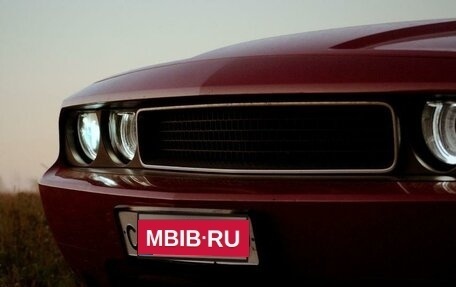 Dodge Challenger III рестайлинг 2, 2012 год, 2 600 000 рублей, 12 фотография