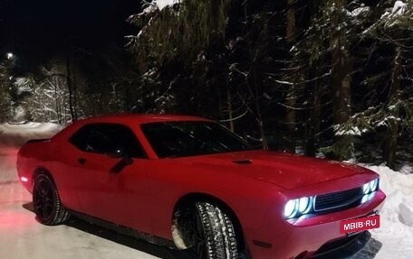 Dodge Challenger III рестайлинг 2, 2012 год, 2 600 000 рублей, 22 фотография