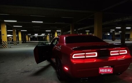 Dodge Challenger III рестайлинг 2, 2012 год, 2 600 000 рублей, 18 фотография