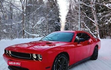 Dodge Challenger III рестайлинг 2, 2012 год, 2 600 000 рублей, 19 фотография