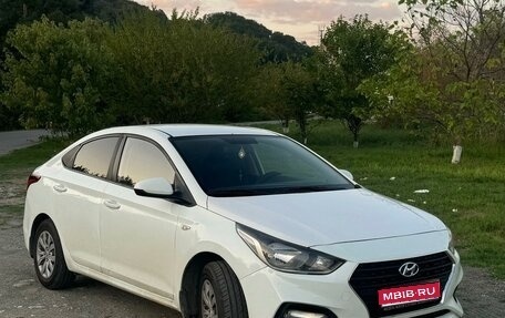 Hyundai Solaris II рестайлинг, 2018 год, 1 100 000 рублей, 1 фотография