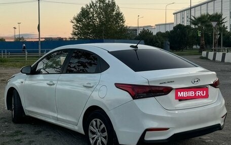 Hyundai Solaris II рестайлинг, 2018 год, 1 100 000 рублей, 3 фотография