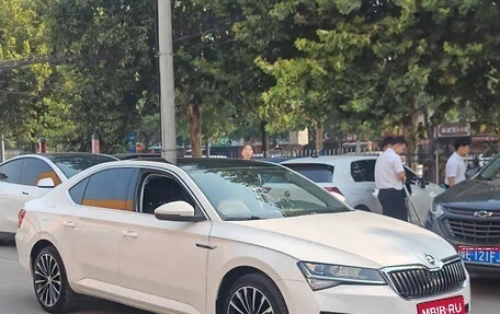 Skoda Superb III рестайлинг, 2020 год, 2 050 000 рублей, 1 фотография