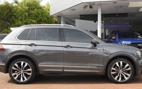 Volkswagen Tiguan II, 2020 год, 2 250 000 рублей, 4 фотография