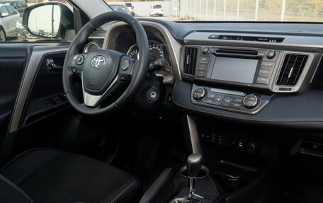 Toyota RAV4, 2014 год, 2 200 000 рублей, 6 фотография