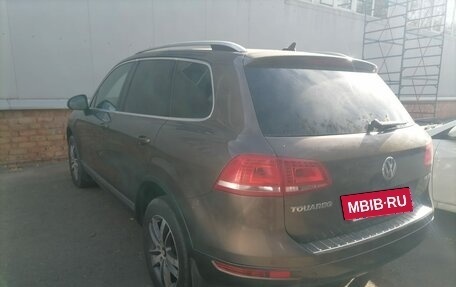 Volkswagen Touareg III, 2013 год, 2 449 000 рублей, 3 фотография