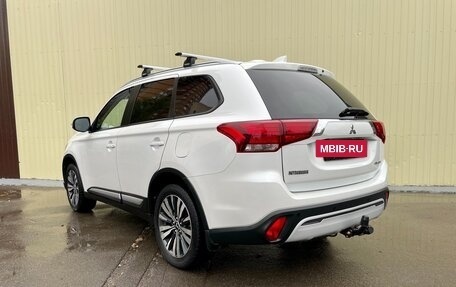 Mitsubishi Outlander III рестайлинг 3, 2019 год, 2 188 000 рублей, 3 фотография