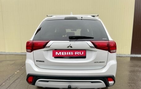 Mitsubishi Outlander III рестайлинг 3, 2019 год, 2 188 000 рублей, 4 фотография