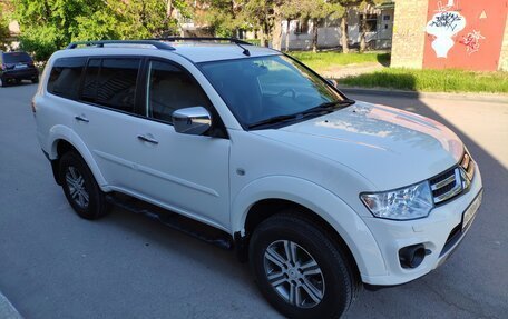 Mitsubishi Pajero Sport II рестайлинг, 2014 год, 2 400 000 рублей, 2 фотография