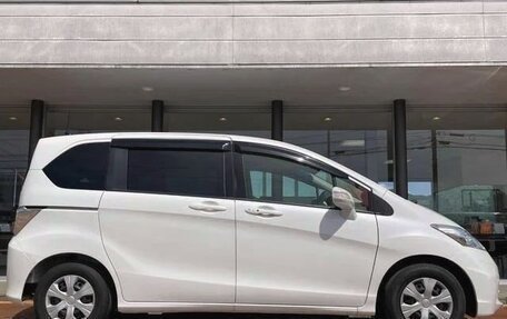 Honda Freed I, 2013 год, 700 000 рублей, 2 фотография