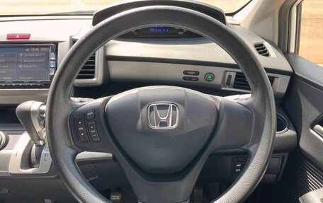 Honda Freed I, 2013 год, 700 000 рублей, 13 фотография