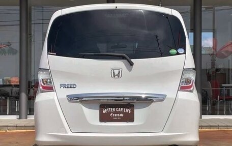 Honda Freed I, 2013 год, 700 000 рублей, 16 фотография