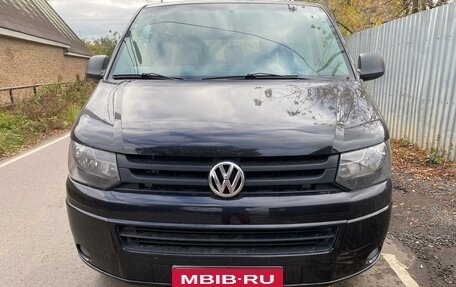 Volkswagen Caravelle T5, 2012 год, 2 290 000 рублей, 1 фотография