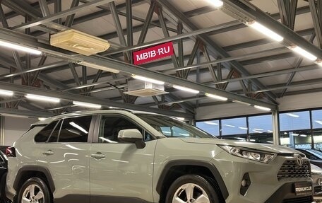 Toyota RAV4, 2019 год, 3 199 000 рублей, 2 фотография