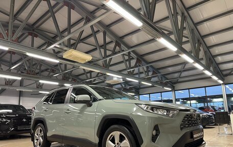 Toyota RAV4, 2019 год, 3 199 000 рублей, 16 фотография