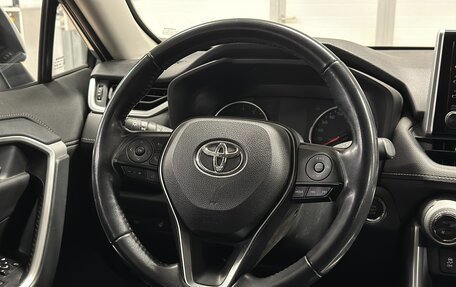 Toyota RAV4, 2019 год, 3 199 000 рублей, 23 фотография