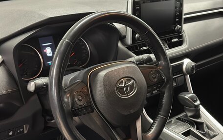 Toyota RAV4, 2019 год, 3 199 000 рублей, 19 фотография