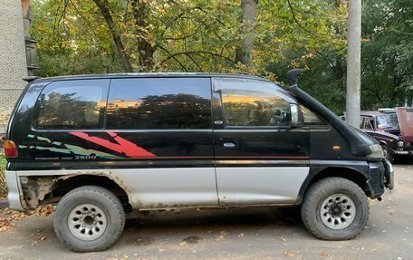 Mitsubishi Delica III, 1989 год, 450 000 рублей, 2 фотография