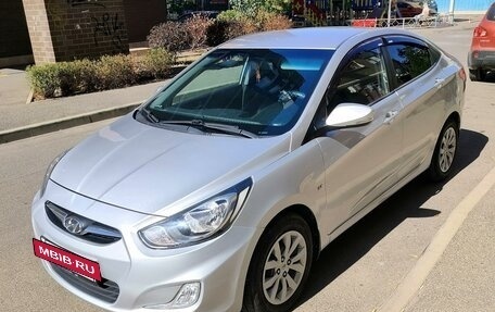 Hyundai Solaris II рестайлинг, 2012 год, 1 049 000 рублей, 11 фотография