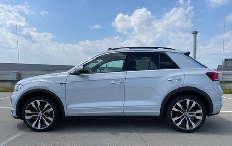 Volkswagen T-Roc I, 2023 год, 2 500 000 рублей, 3 фотография