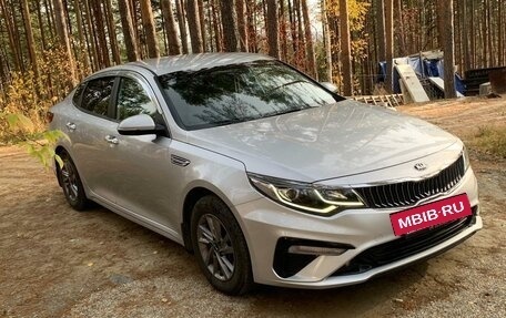 KIA K5 II, 2019 год, 2 500 000 рублей, 3 фотография