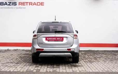 Mitsubishi Outlander III рестайлинг 3, 2014 год, 1 570 000 рублей, 6 фотография