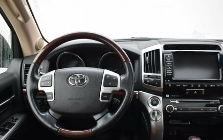 Toyota Land Cruiser 200, 2014 год, 4 499 000 рублей, 15 фотография