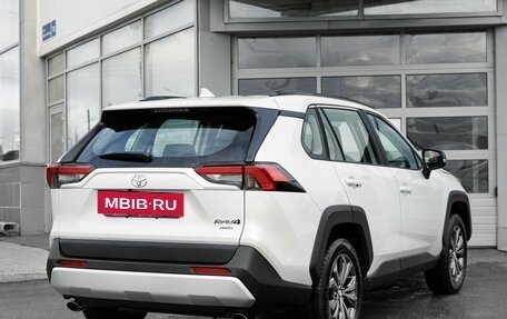 Toyota RAV4, 2024 год, 5 600 000 рублей, 5 фотография