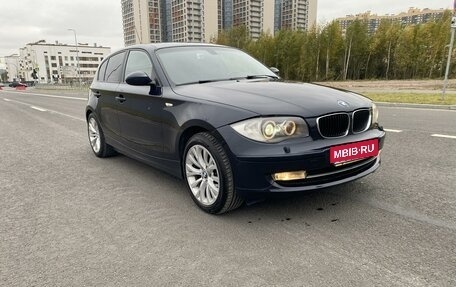 BMW 1 серия, 2008 год, 800 000 рублей, 1 фотография