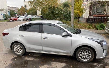 KIA Rio IV, 2021 год, 2 100 000 рублей, 3 фотография