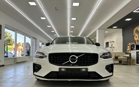 Volvo S60 III, 2022 год, 3 270 000 рублей, 1 фотография