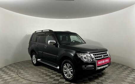 Mitsubishi Pajero IV, 2015 год, 2 679 000 рублей, 3 фотография