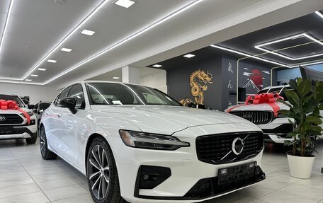 Volvo S60 III, 2022 год, 3 270 000 рублей, 2 фотография