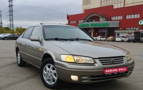 Toyota Camry, 1997 год, 650 000 рублей, 1 фотография