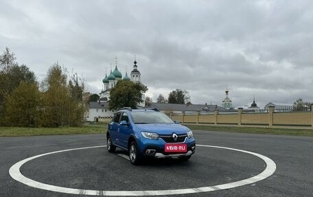 Renault Sandero II рестайлинг, 2022 год, 1 800 000 рублей, 1 фотография