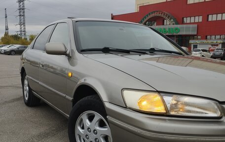 Toyota Camry, 1997 год, 650 000 рублей, 3 фотография