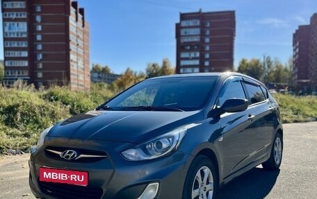 Hyundai Solaris II рестайлинг, 2011 год, 750 000 рублей, 1 фотография