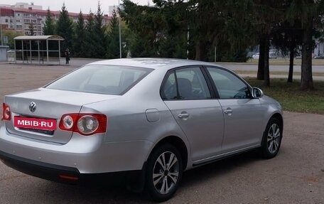 Volkswagen Jetta VI, 2008 год, 880 000 рублей, 3 фотография