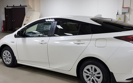 Toyota Prius IV XW50, 2017 год, 3 155 000 рублей, 4 фотография