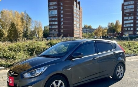 Hyundai Solaris II рестайлинг, 2011 год, 750 000 рублей, 2 фотография