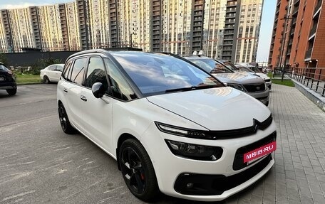 Citroen C4 Picasso II рестайлинг, 2017 год, 1 849 999 рублей, 2 фотография