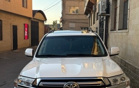 Toyota Land Cruiser 200, 2016 год, 6 950 000 рублей, 1 фотография