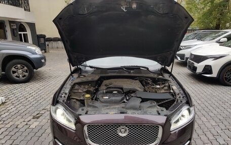 Jaguar XJ IV (X351), 2012 год, 2 350 000 рублей, 7 фотография