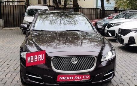 Jaguar XJ IV (X351), 2012 год, 2 350 000 рублей, 13 фотография