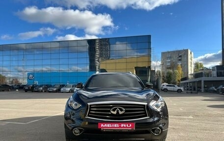 Infiniti QX70, 2017 год, 3 200 000 рублей, 5 фотография