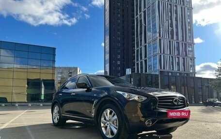 Infiniti QX70, 2017 год, 3 200 000 рублей, 9 фотография