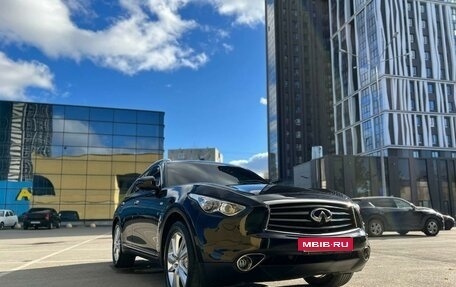 Infiniti QX70, 2017 год, 3 200 000 рублей, 6 фотография