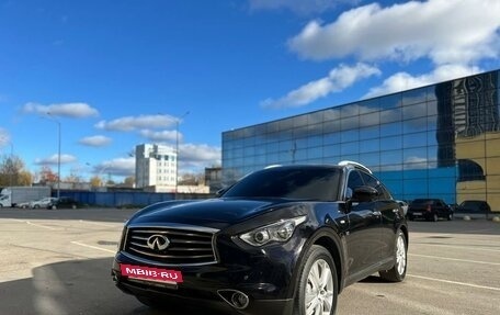 Infiniti QX70, 2017 год, 3 200 000 рублей, 3 фотография