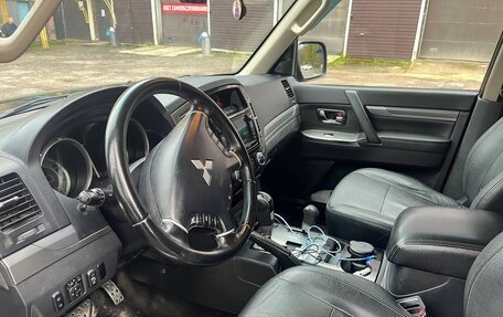 Mitsubishi Pajero IV, 2014 год, 2 550 000 рублей, 4 фотография